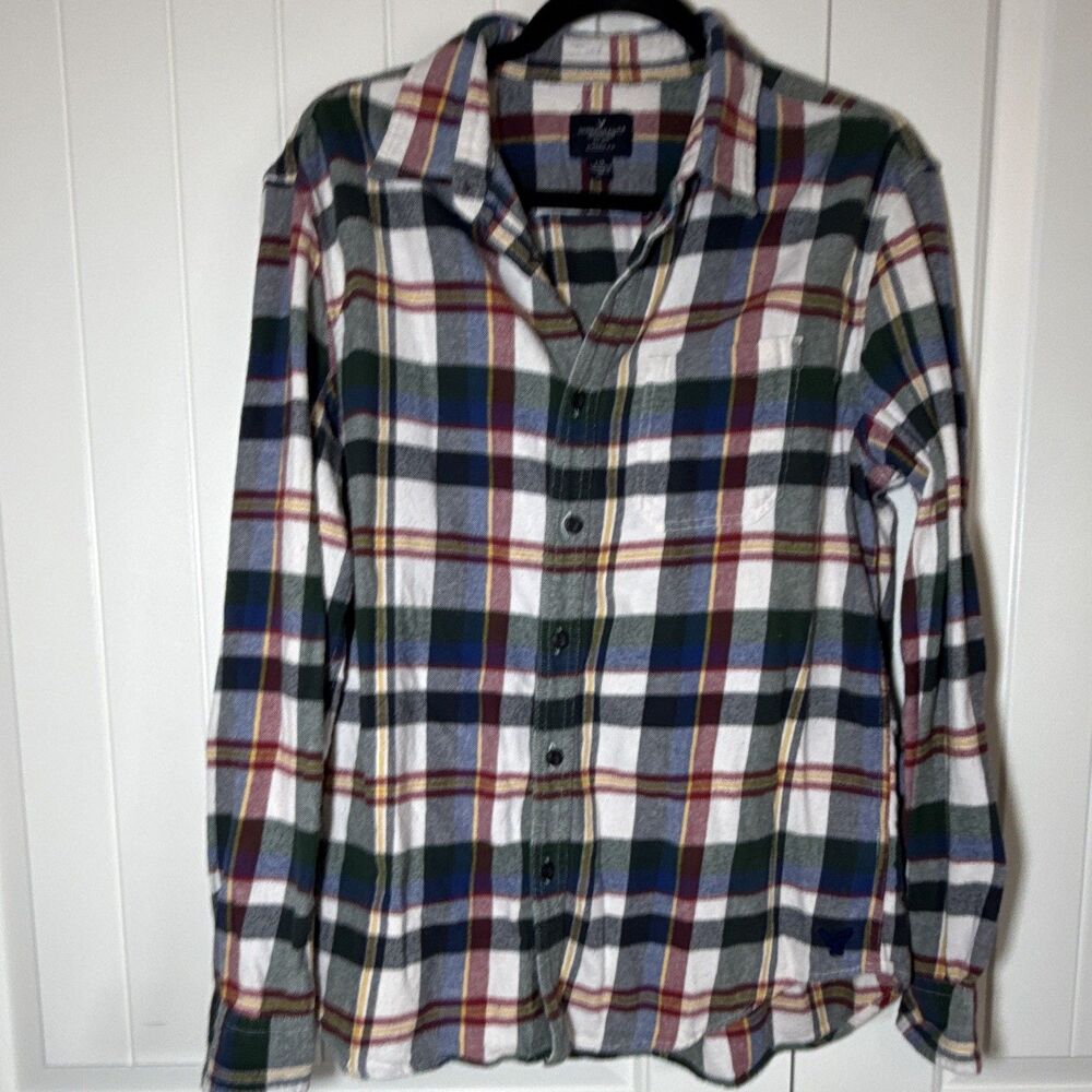 American Eagle Outfitters Men's L Cotton Flannel Classic Fit Plaid Shirt Pockets